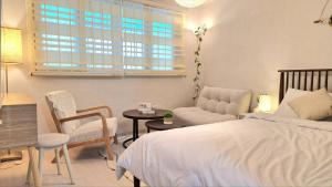 NEW SALE! Romantic Studio 5m to Metro - Hongdae Myeong Jongno DDM