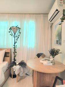NEW SALE! Romantic Studio 5m to Metro - Hongdae Myeong Jongno DDM