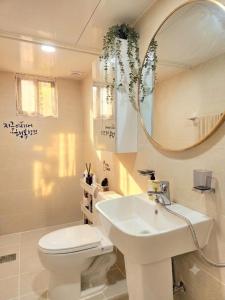 NEW SALE! Romantic Studio 5m to Metro - Hongdae Myeong Jongno DDM