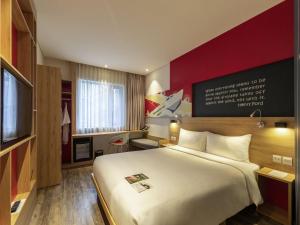 Ibis Saigon Airport