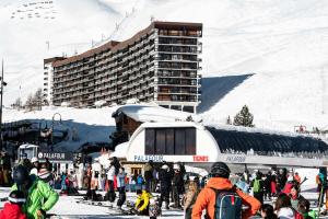 Résidence Bec Rouge - Appartement rénové 3, ski au pied, vue lac MAE-3464