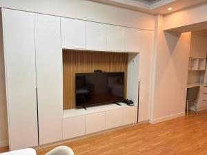 Modern High-Rise Business Apartment in city center