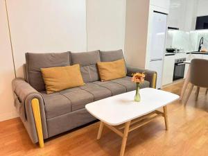 Modern High-Rise Business Apartment in city center