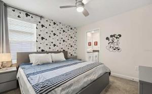 Sleeps 12 - 4 Kings Private Pool & Resort Fun