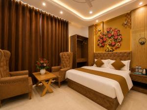 Hotel Paramhans