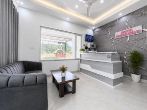 Hotel Paramhans