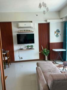 Spacious Studio unit with Balcony and Seaview