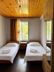Guesthouse Riverside Bagiana