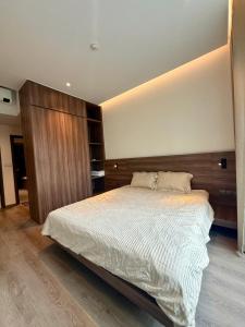Luxury 2 Badroom Diamond Centery - Celadon City
