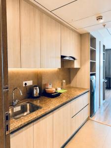 Ollys Den I Luxury Cozy Studio I Cafes, Breweries & INOX l WiFi