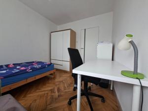 Słoneczny pokój na Kossaka