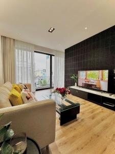 Jazz Living - Tropical Apartment 5 minutes walk from landmark 81