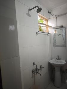 Lake Boulevard Guest House