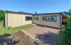 3 Bedroom Cozy Home In Mönsterås