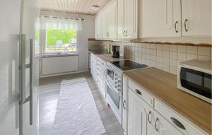 3 Bedroom Cozy Home In Mönsterås