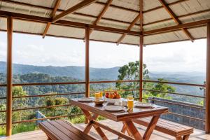 Alaya Stays Jai hill 4 Room Cottage With Garden and Outdoor dining With Mountain and Valley Views