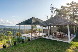 Alaya Stays Jai hill 4 Room Cottage With Garden and Outdoor dining With Mountain and Valley Views