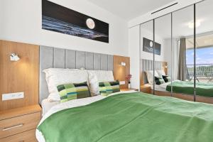 Modern Vydrica Studio with Balcony & River View