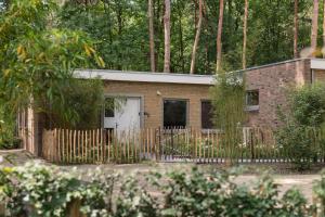 little nature wellness cottage, hot tub and sauna