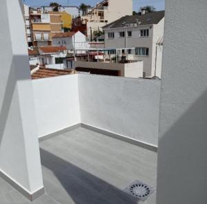 2 rooms, Ureña 8G1