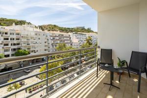 Spacious & Central Apartment with rare Parking
