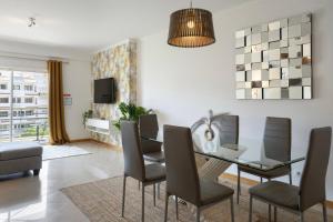 Spacious & Central Apartment with rare Parking