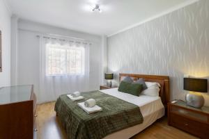 Spacious & Central Apartment with rare Parking