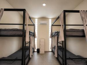 Wavez Lombok Hostel