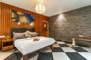 Alaya Stays Kayyath Valley 4-BHK Villa With Scenic Mountain View , Private Outdoor Pool, Gym And In-House Tea Garden