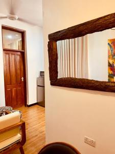 Flomi Minza Property