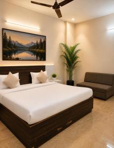 The White Casa Premium Stay Near Medanta Medicity, Gurugram