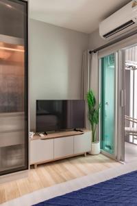 Title Serenity Studio with Balcony by TVC F205