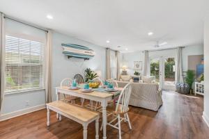 Sunny Dayz - Unit B, 1124 Park