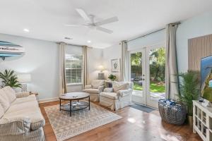 Sunny Dayz - Unit B, 1124 Park