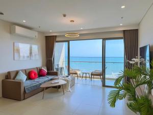 Breeze House at The Sóng Vũng Tàu - Free Infinity Pool