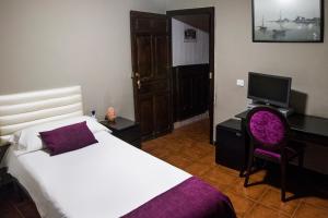 Standard Single Room with Shower room in La Posada De La Magistral