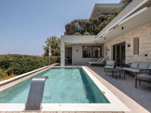 Lusol Seafront Villas - "Free" Heated Pools, 100m Sea