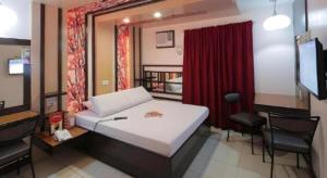 Hotel Sogo LRT Monumento Stn