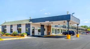 Econo Lodge Shorewood