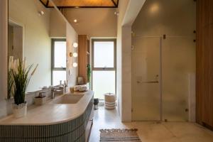 Staymaster Valley 7 - Experiential 4BR Private Villa with Pool in Siolim