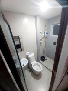 OYO 924 Cosmo Hotel Espana Near Ust
