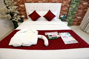 Azure 1-Bedroom Apartment, Asha Nagar Kandivali East, Mumbai