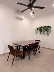 Adira Sendayan 8 to 11 Pax Stay