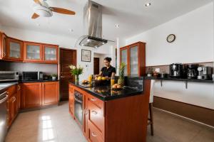 Casa Seven Ocean Front with Private C hef Included