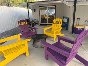 LSU House - 4 bedroom sleeps 12 - On Campus