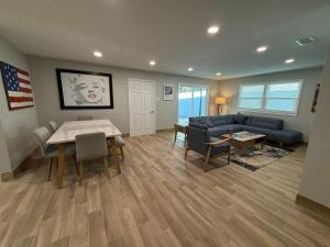 LSU House - 4 bedroom sleeps 12 - On Campus