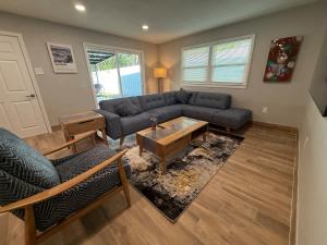 LSU House - 4 bedroom sleeps 12 - On Campus