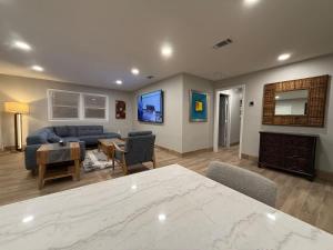 LSU House - 4 bedroom sleeps 12 - On Campus