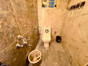 Modern 2BHK Hosa-Sarjapur Rd WiFi AC Kitchen