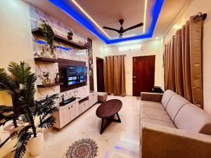 Modern 2BHK Hosa-Sarjapur Rd WiFi AC Kitchen